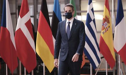 Κορωνοϊός: Αρνητικός ο Μητσοτάκης, δηλώνει το Μαξίμου μετά τη διάγνωση Μακρόν