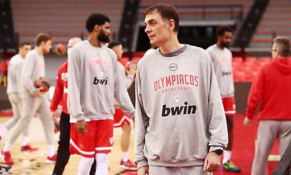 Μπαρτζώκας: «Αν είσαι χαλαρός στην Ευρωλίγκα, θα το πληρώσεις»
