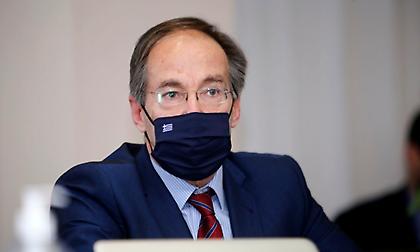 Μαυρωτάς: «Καταλαβαίνουμε τους αθλητές, αλλά σκεφτείτε τους γιατρούς»