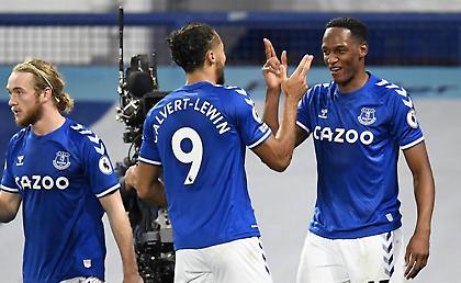 Έσπρωξε στον… γκρεμό την Άρσεναλ η Έβερτον