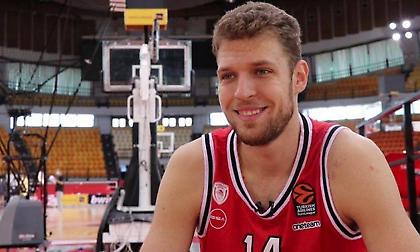 Βεζένκοφ: «Νιώθω καλά που επέλεξα τον Ολυμπιακό – Αισθάνομαι σημαντικός με Μπαρτζώκα»