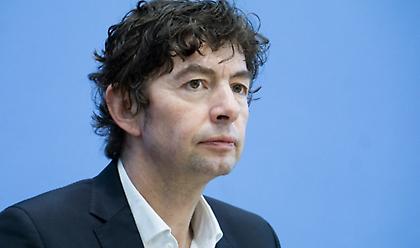 Γερμανία - Κορωνοϊός: Ο επιφανής λοιμωξιολόγος Κρίστιαν Ντρόστεν δεν ανησυχεί για τη νέα μετάλλαξη