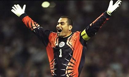 Κατεβαίνει για πρόεδρος της Παραγουάης ο Τσιλαβέρτ!