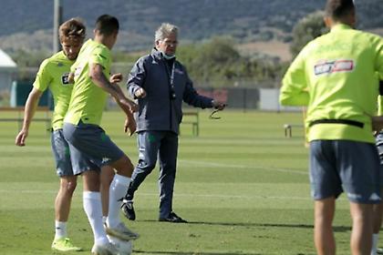 Να βρεθεί λύση, να μπει τέλος στην ένταση και  να μη... διαλυθεί το ρόστερ!