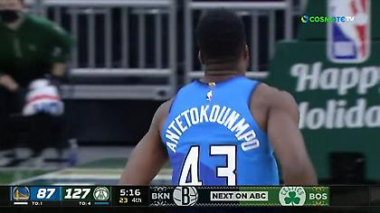 Εντυπωσιακό κάρφωμα από Θανάση Αντετοκούνμπο