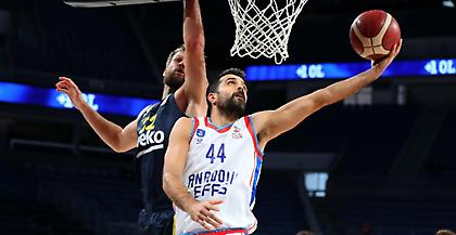 «Καθάρισε» τη Φενέρ και παρέμεινε αήττητη η Εφές!