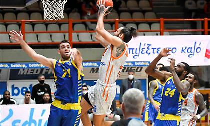 «Σούπερ» Προμηθέας διέλυσε το Περιστέρι