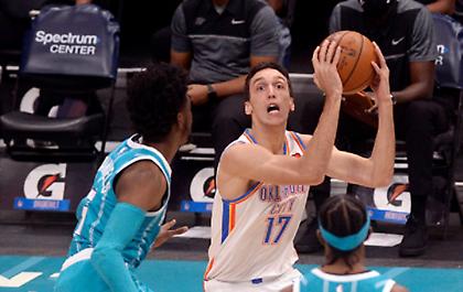 Άστοχος, αλλά νικητής στο ντεμπούτο του ο Ποκουσέφσκι