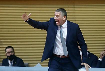 Παπαθεοδώρου: «Πρόβλημα οι απουσίες, αλλά δεν είναι δικαιολογία»