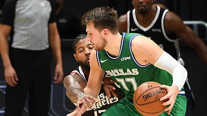 Απίστευτος διασυρμός των Κλίπερς από τους Μάβερικς