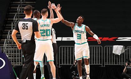 Φρέναραν τους Νετς οι Χόρνετς!