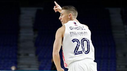 Μεγάλη νίκη για την Ρεάλ στην Τουρκία με δύο  «τρελά» τρίποντα του Κάρολ