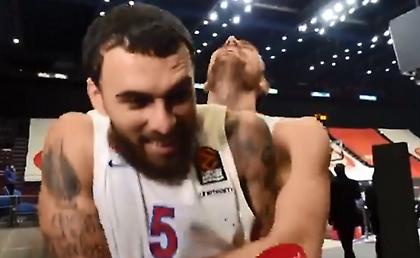 Ο Μιλουτίνοφ πήρε και... σήκωσε τον Τζέιμς (video)