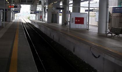Λάρισα: Στη ΜΕΘ νοσηλεύεται 18χρονη που χτυπήθηκε απο ρεύμα στις γραμμές του ΟΣΕ