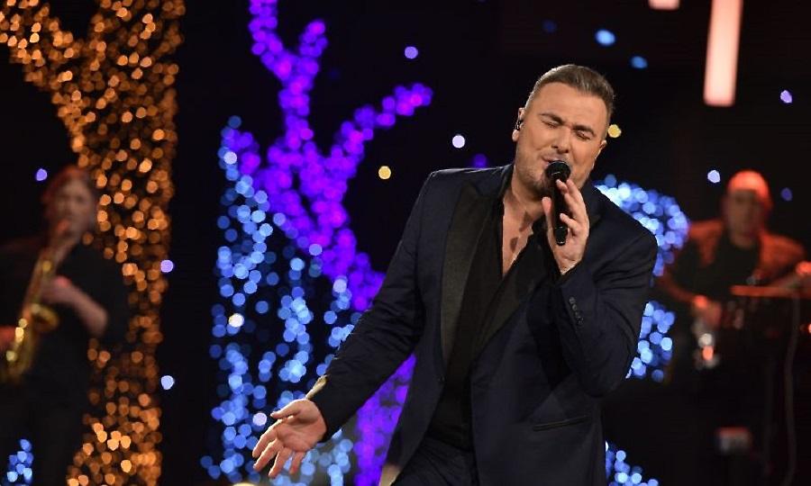 Η αφιέρωση του Αντώνη Ρέμου σε Άρη και Καρυπίδη (video)