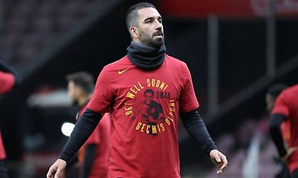 Με μπλούζες Ομάρ στο Γαλατασαράι-Αντάλιασπορ