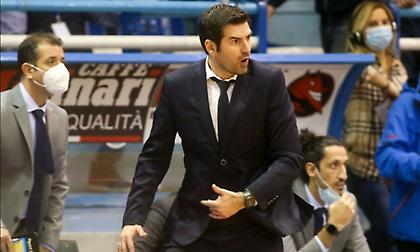 Καλύβας: «Ανεβάσαμε την άμυνα και μικρύναμε το ροτέισον»