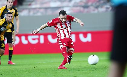 Ολυμπιακός-ΑΕΚ: 3-0 με τον Βαλμπουενά από την άσπρη βούλα (video)