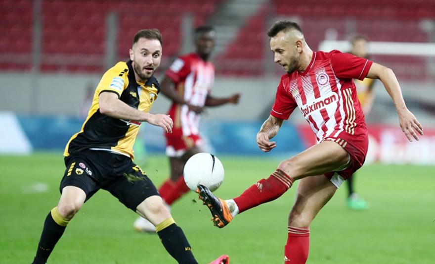 Ραφίνια: «Δεν φεύγω από τον Ολυμπιακό»