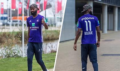 Ο Λαμκέλ Ζε πήγε στην προπόνηση της Αντβέρπ με φανέλα Άντερλεχτ!