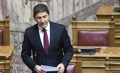 Ακλόνητος από τον ανασχηματισμό ο Αυγενάκης