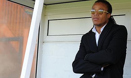 Ο Έντγκαρ Ντάβιντς αναλαμβάνει την Ολανένσε!