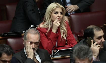 Θεσσαλονίκη: Επίθεση με μπογιές και τρικάκια στο γραφείο της Έλενας Ράπτη