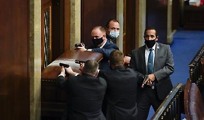Ουάσινγκτον: Τέσσερις νεκροί κατά την έφοδο στο Καπιτώλιο