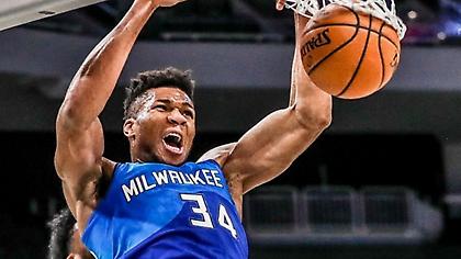 Τα highlights του Γιάννη απέναντι σε Πίστονς