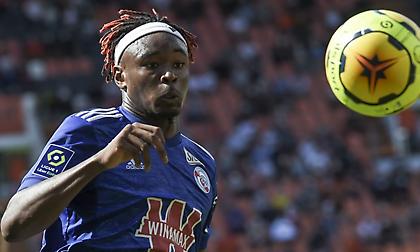 Στο «κόλπο» για Σιμακάν και η Λίβερπουλ