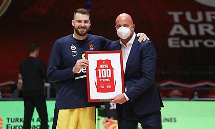 Ερυθρός Αστέρας-Φενέρμπαχτσε: Βραβεύτηκαν Γκούντουριτς και Μπράουν