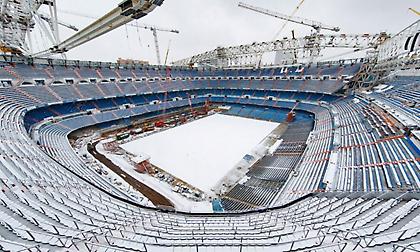 Υπό ανακαίνιση και... χιονισμένο το «Σαντιάγκο Μπερναμπέου»