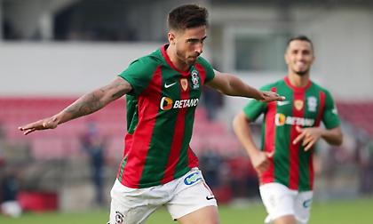 «Έκλεισε» Πίνιο για το καλοκαίρι η Μπενφίκα