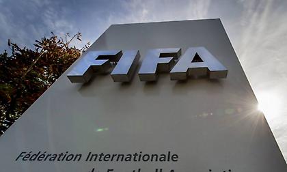 Η FIFA εξετάζει το ενδεχόμενο επιπλέον αλλαγής σε περίπτωση διάσεισης