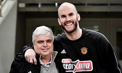 Καλάθης για Μάνο Παπαδόπουλο: «Οικογένεια» (photo)