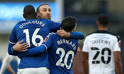 Έβερτον με... ζόρια, πρόκριση με βασικό Γκερέρο για Νότιγχαμ