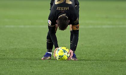 Η... μεγάλη μάχη συνεχίζεται: 48 φάουλ ο Μέσι - 47 ο Κριστιάνο