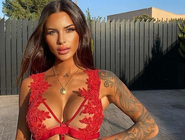 Η εντυπωσιακή μεταμόρφωση της ξαδέρφης του Κασίγιας