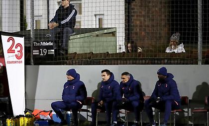 Σε... καρέκλα ο Μουρίνιο στον αγώνα της Τότεναμ με τη Μάριν