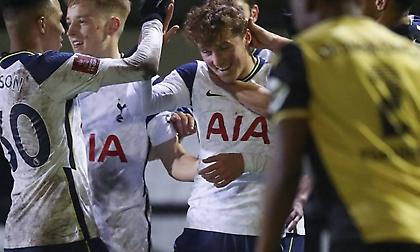 Νεότερος σκόρερ στην ιστορία της Τότεναμ ο 16χρονος Ντιβάιν
