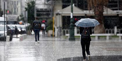 Καιρός: Ξεκινά η κακοκαιρία σε όλη τη χώρα -Βροχές, καταιγίδες και μεταφορά αφρικανικής σκόνης