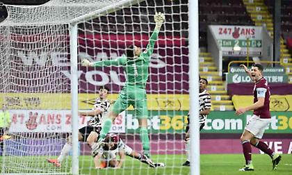 Ακυρώθηκε γκολ του Μαγκουάιρ (video)