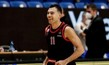 Σλούκας: Αλλάζει επίπεδο τον Ολυμπιακό με ηγετικές εμφανίσεις! (videos)