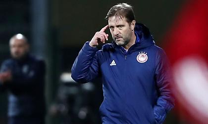 Σταματέλος: «Πιθανό το 4-2-3-1 για Ολυμπιακό - Δεν ξεκινούν μαζί Φορτούνης και Βαλμπουενά»