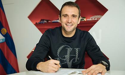 Ανανέωσε με Εϊμπάρ ο Κίκε Γκαρσία