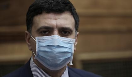 «Καμπανάκι» Κικίλια: Στα 46 έτη έπεσε η μέση ηλικία των επιβεβαιωμένων κρουσμάτων