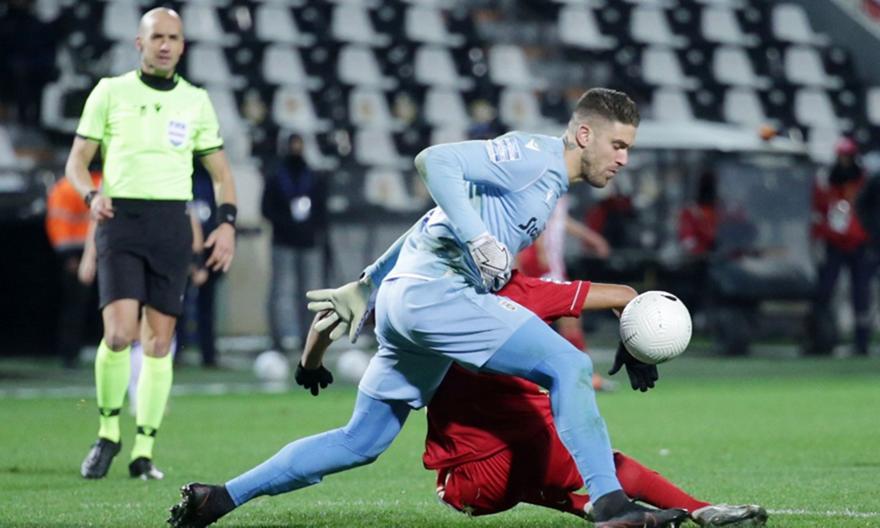 Τρομερή επέμβαση Πασχαλάκη σε φάουλ του Φορτούνη (video)