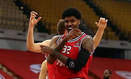 Έλις:  «Να…  κουράσω τον Φαλ»