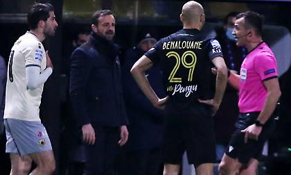 Αλαλούμ και ένταση στο Άρης-ΑΕΚ για την αλλαγή Ολιβέιρα (video)