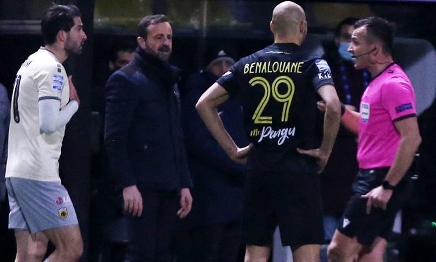 Αλαλούμ και ένταση στο Άρης-ΑΕΚ για την αλλαγή Ολιβέιρα (video)